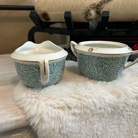 Vintage Creamer and Sugar Dish - 6276 Thistledown Maddock England - Picture 5 of 11